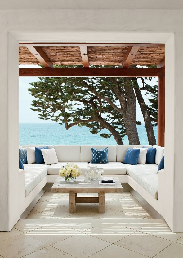 Private study's terrace at Laguna Beach, California. Photo by Roger Davies, 2012